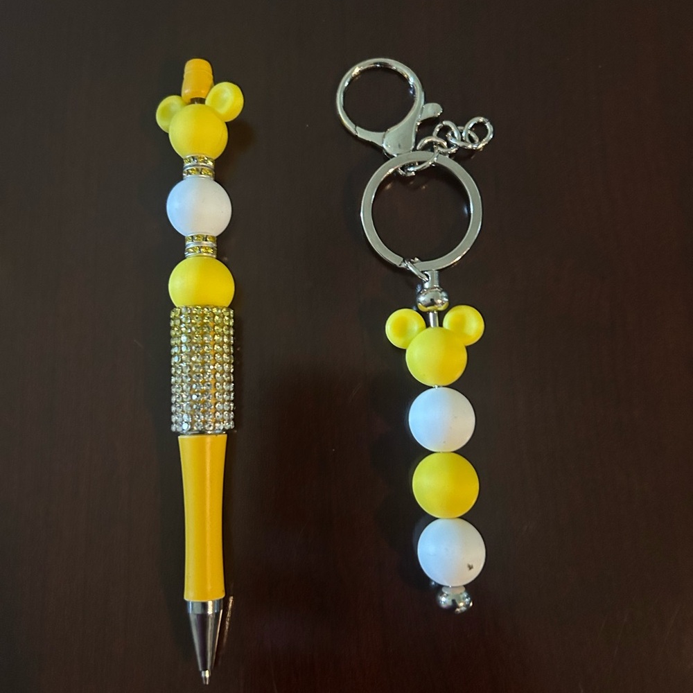 Mickey and Minnie Mouse White and Yellow Beaded Pen and Keychain Set